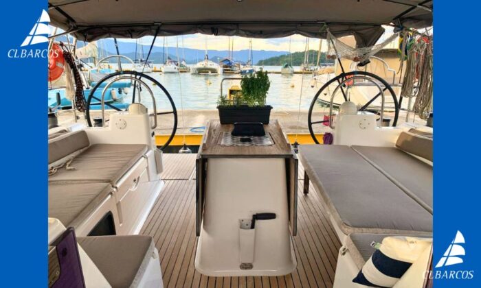 cockpit Dufour500
