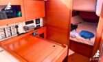 Veleiro Dufour 375 - Mesa de navegação e cabine